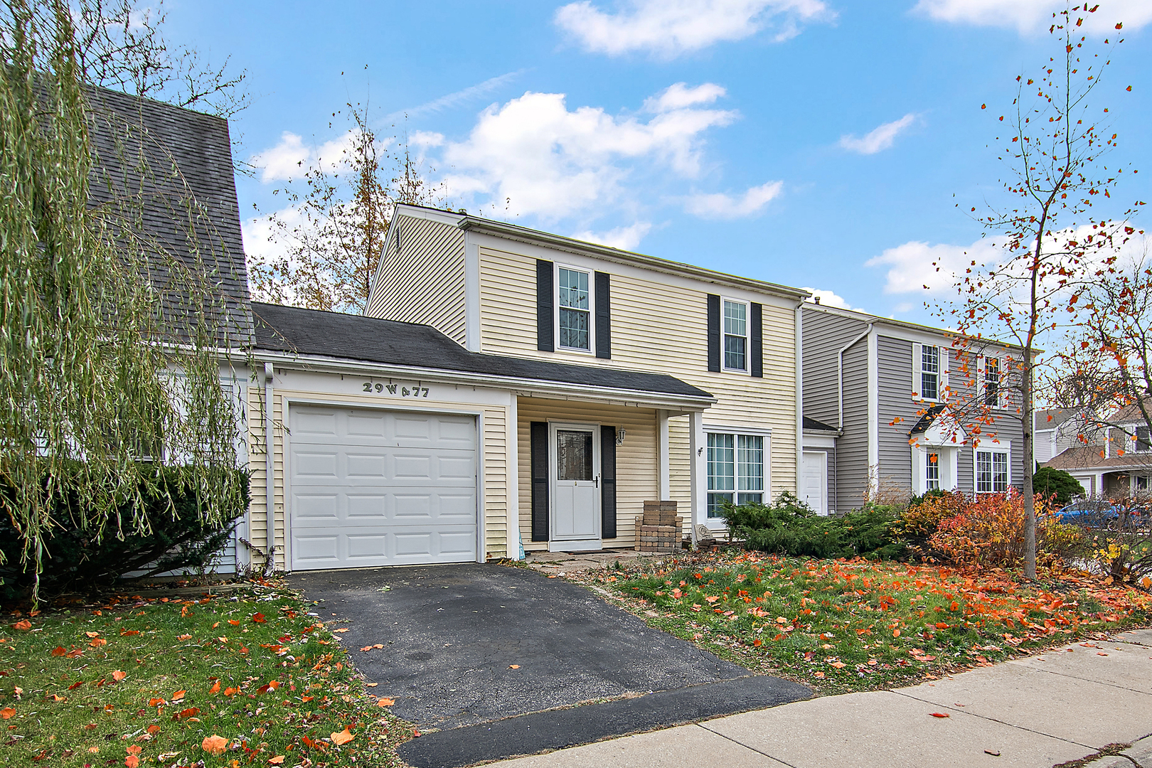29W477 Blackthorn Lane