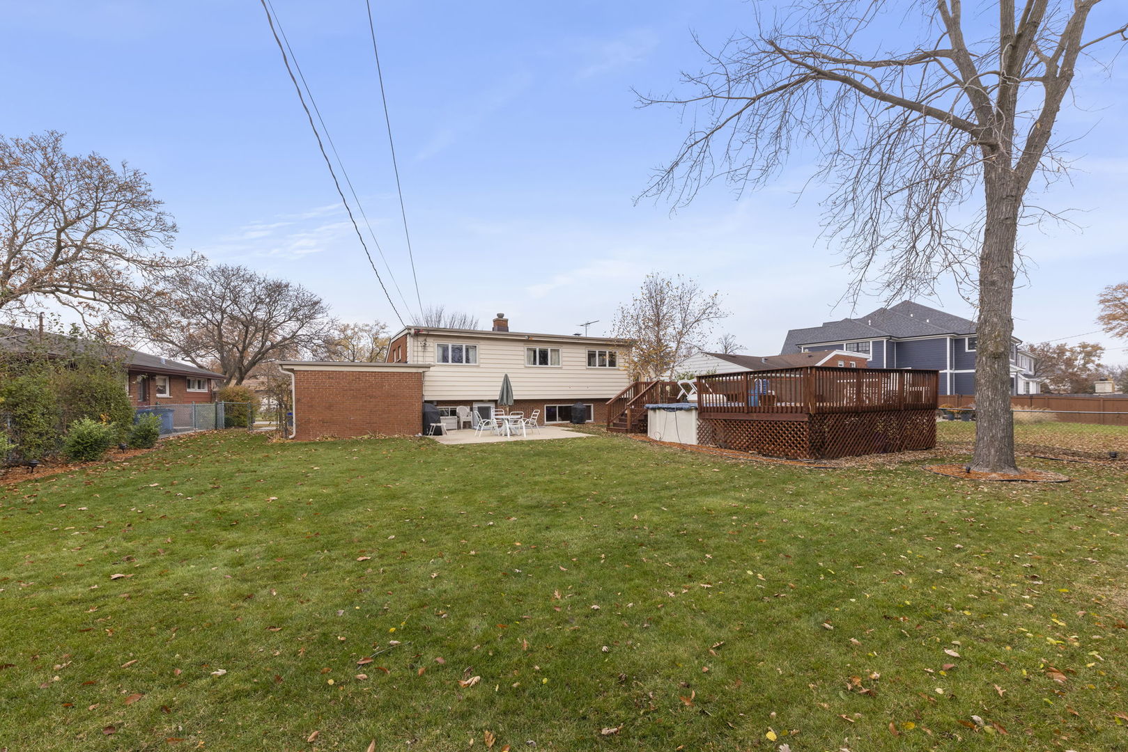 402 E Huntington Lane