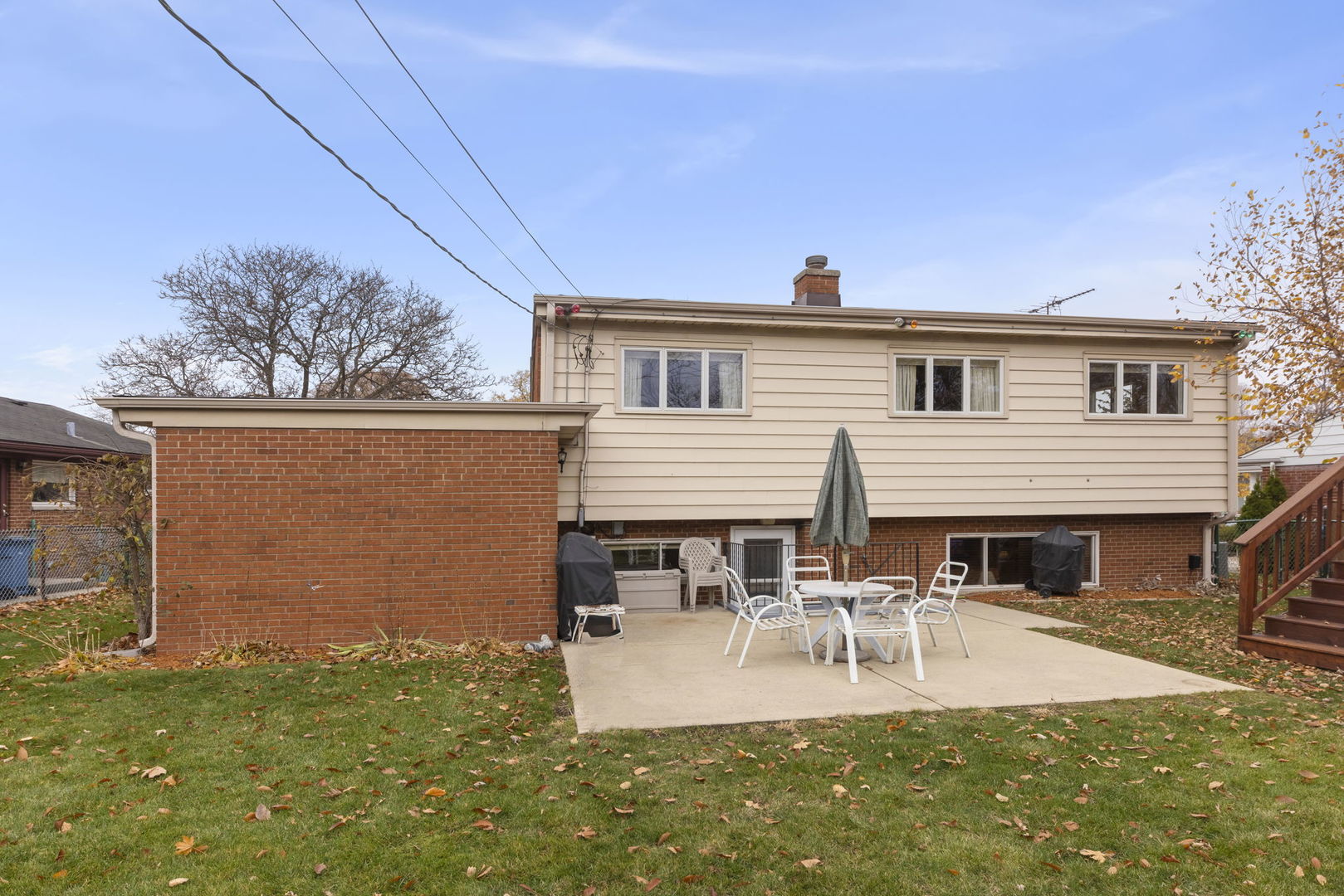 402 E Huntington Lane