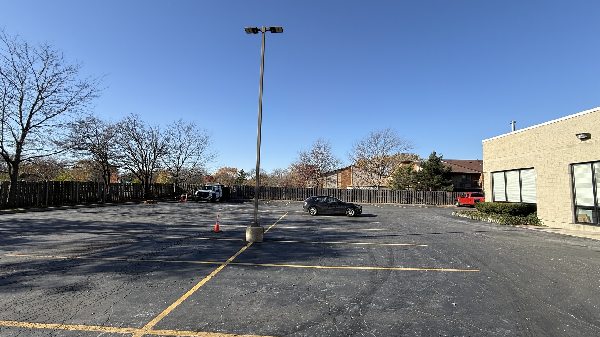 831 Oakton Street Unit: 831-837