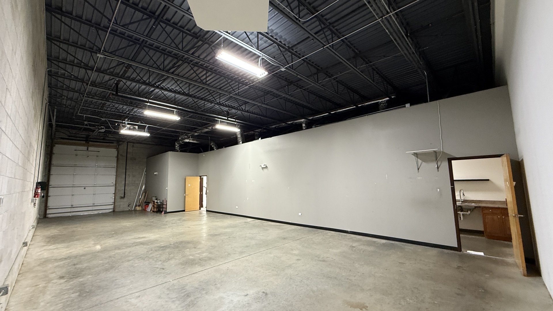 831 Oakton Street Unit: 831-837