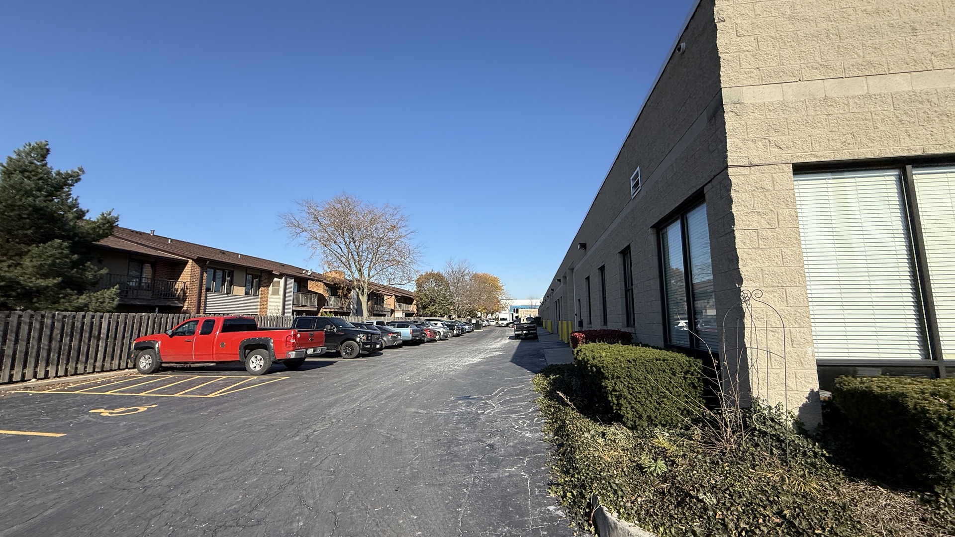 831 Oakton Street Unit: 831-837
