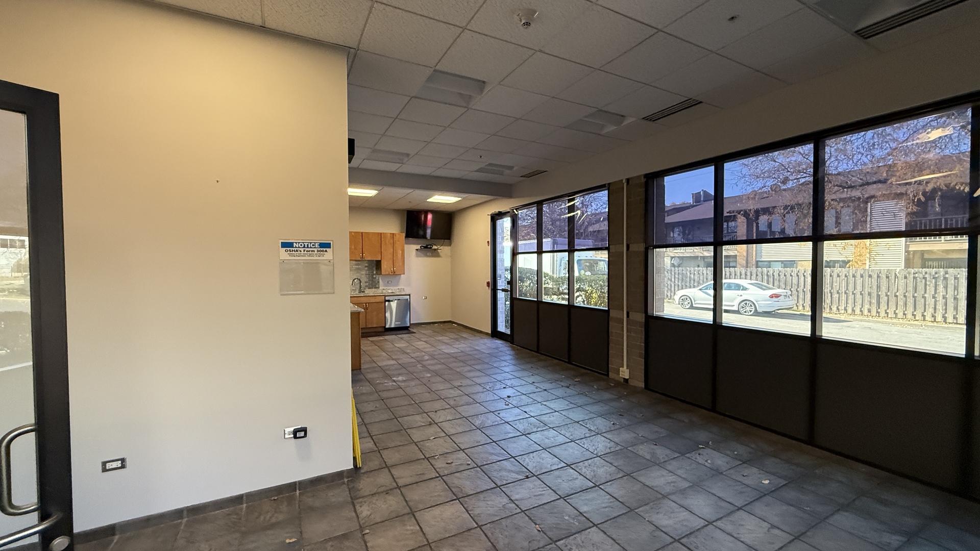 831 Oakton Street Unit: 831-837