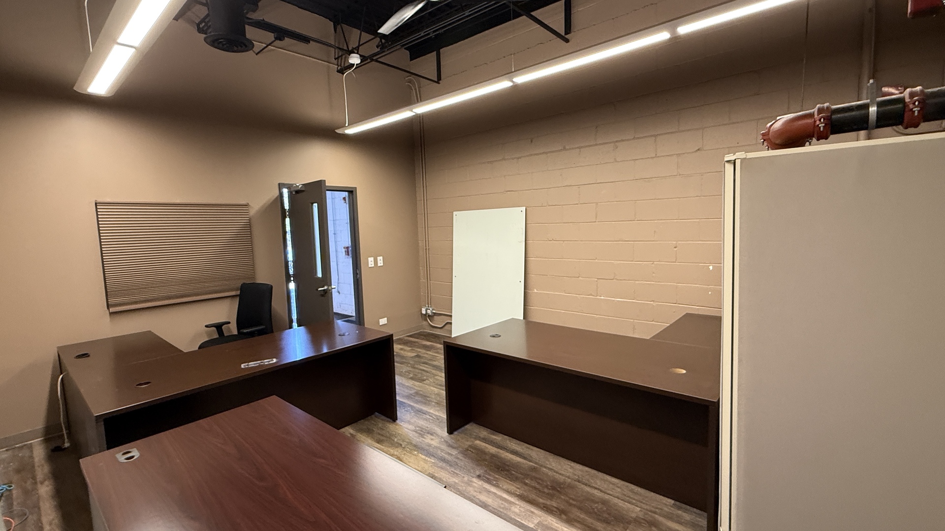 831 Oakton Street Unit: 831-837