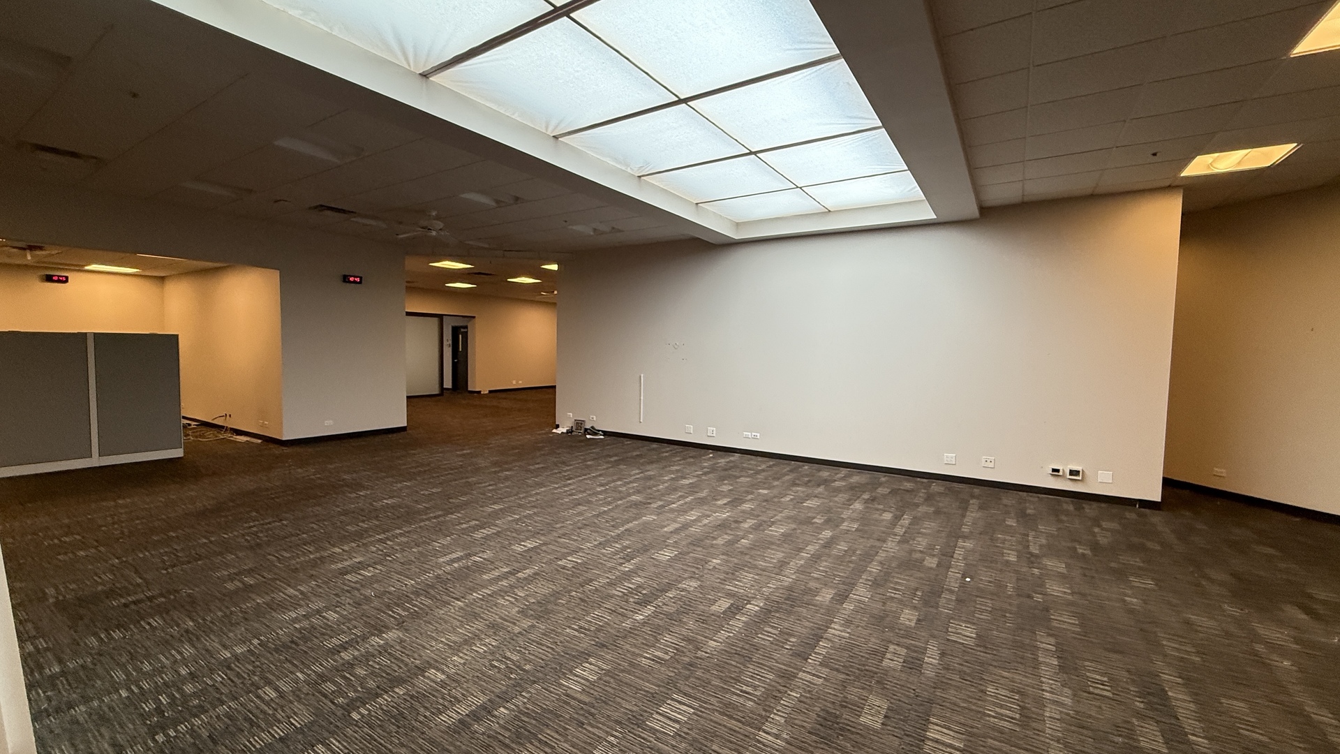 831 Oakton Street Unit: 831-837