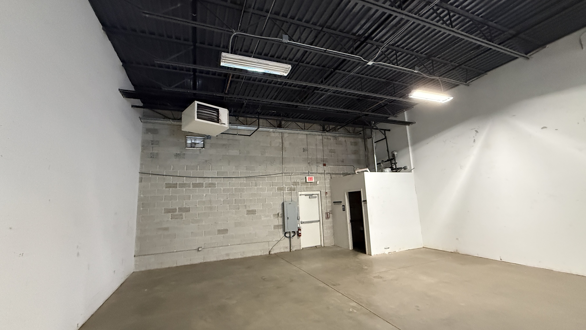 831 Oakton Street Unit: 831-837