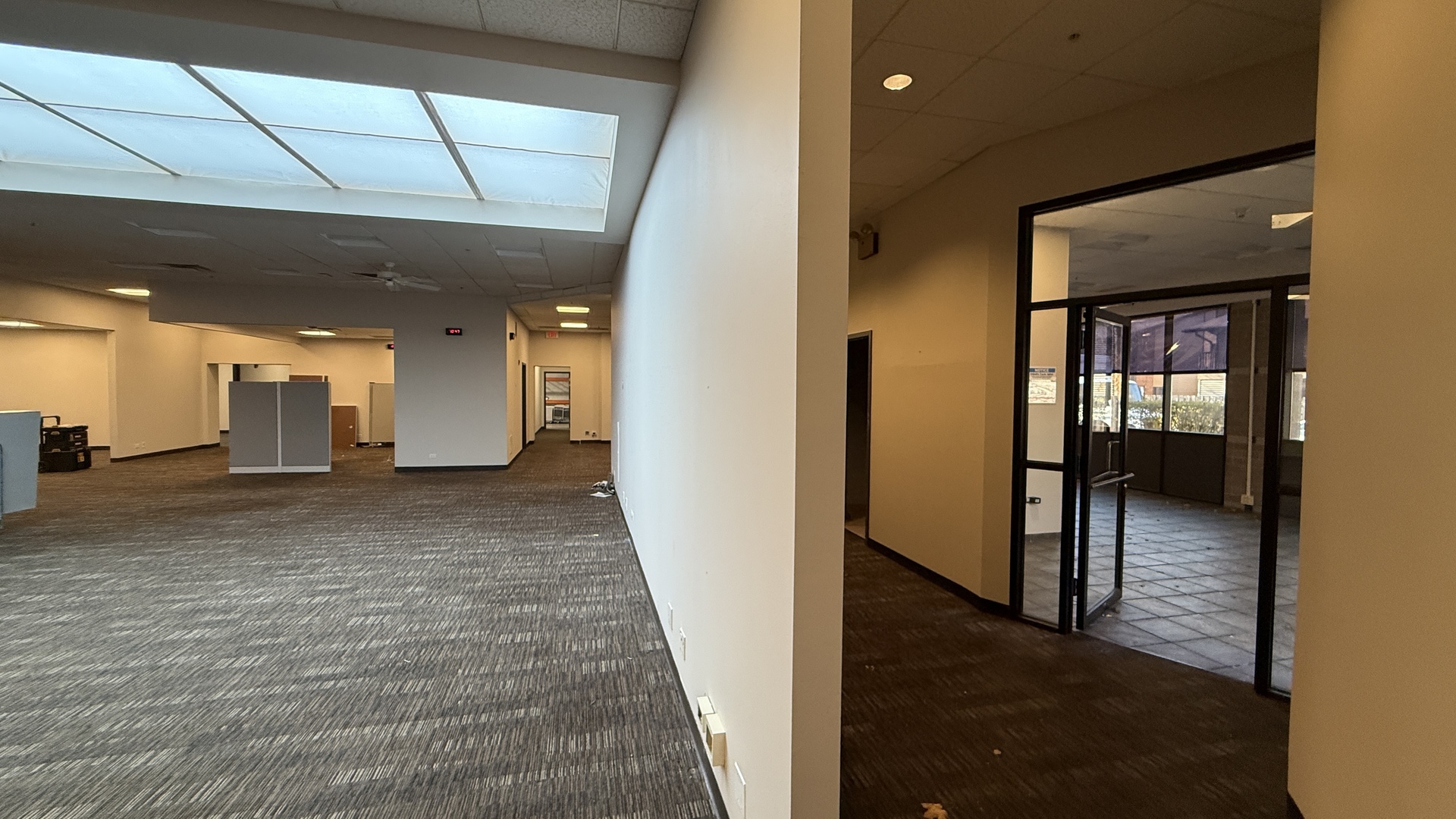 831 Oakton Street Unit: 831-837