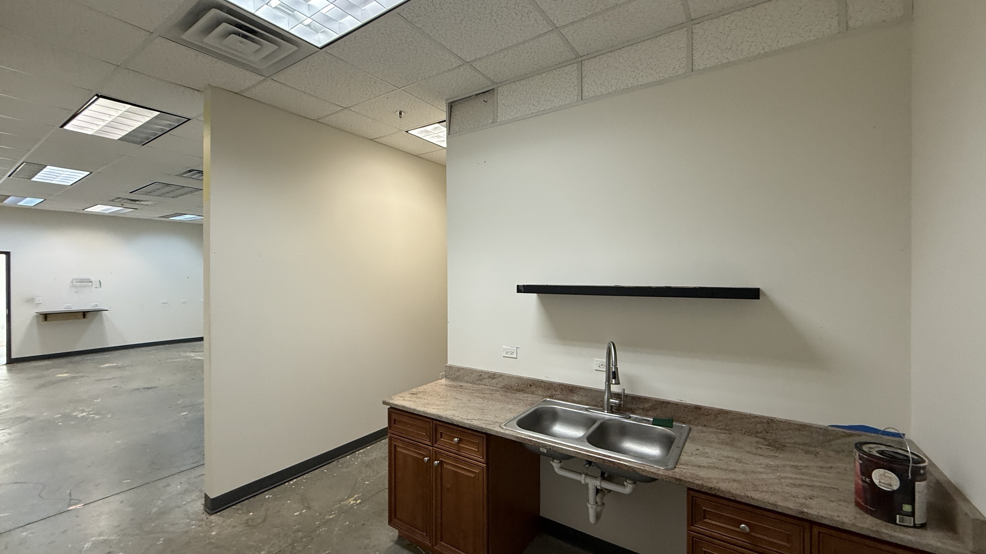 831 Oakton Street Unit: 831-837