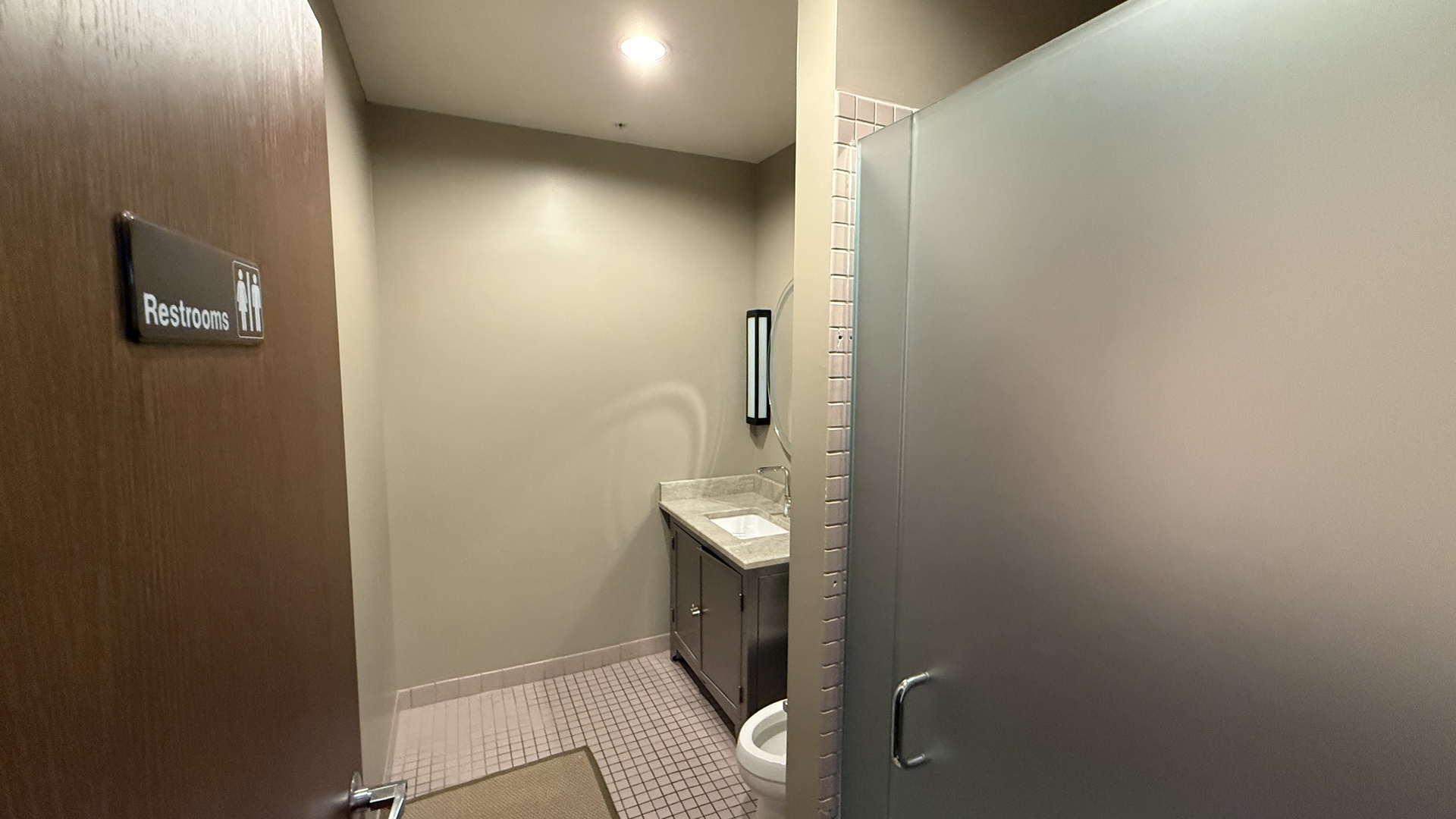 831 Oakton Street Unit: 831-837