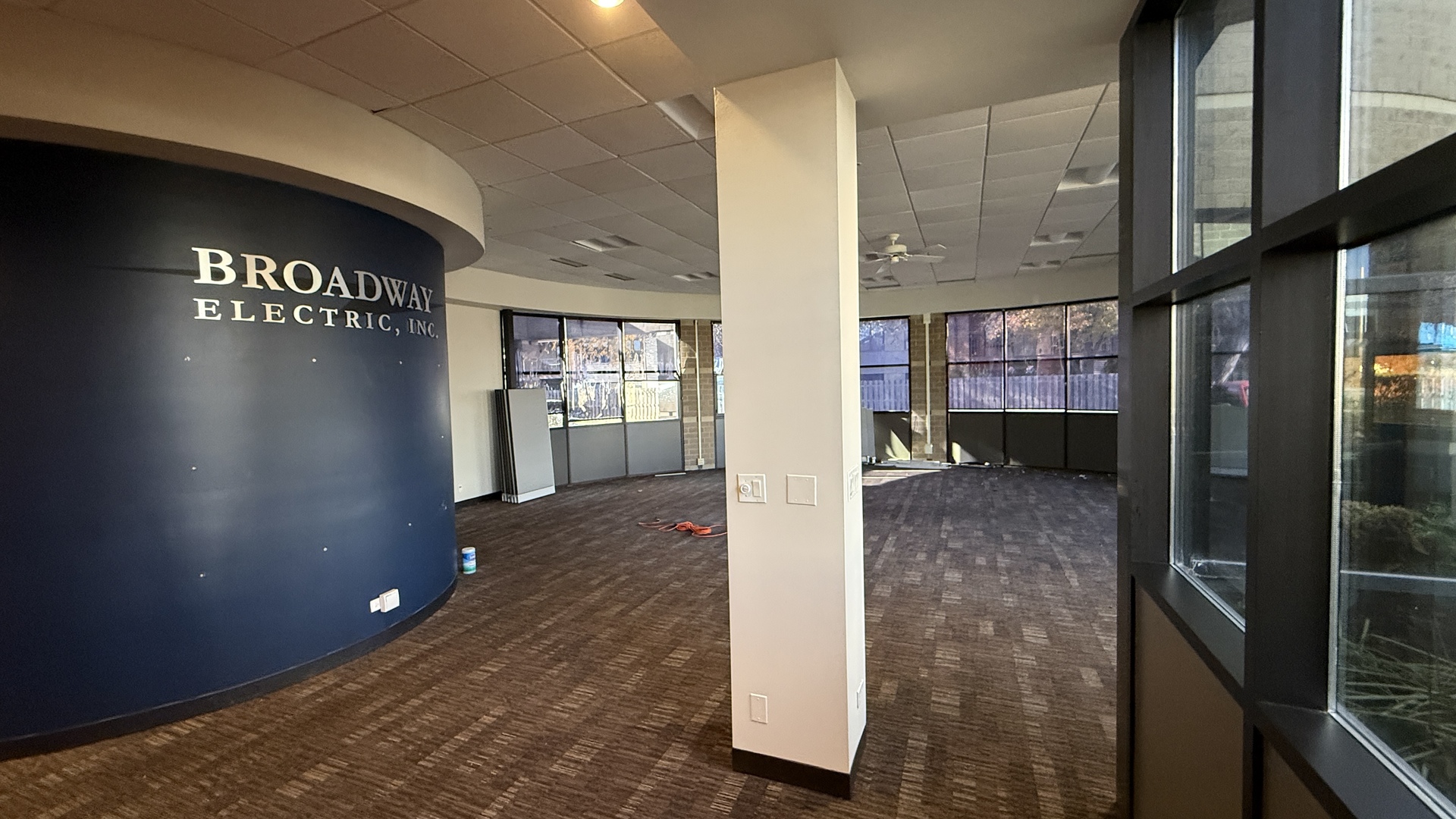831 Oakton Street Unit: 831-837