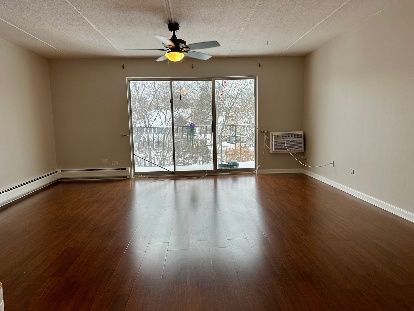 5125 Blodgett Avenue Unit: 418