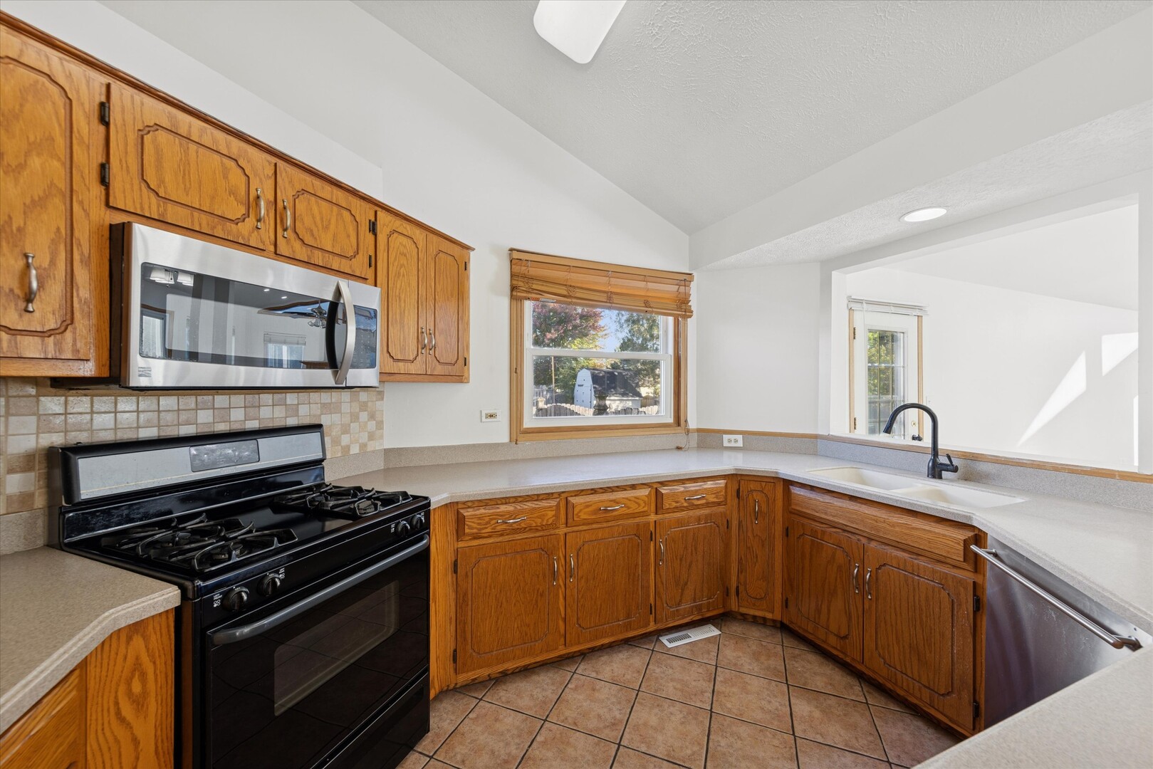 1424 Phoenix Lane