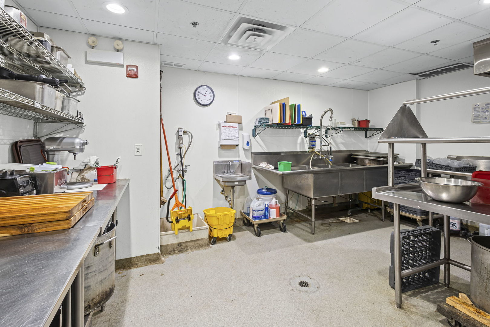 2500 W Chicago Avenue