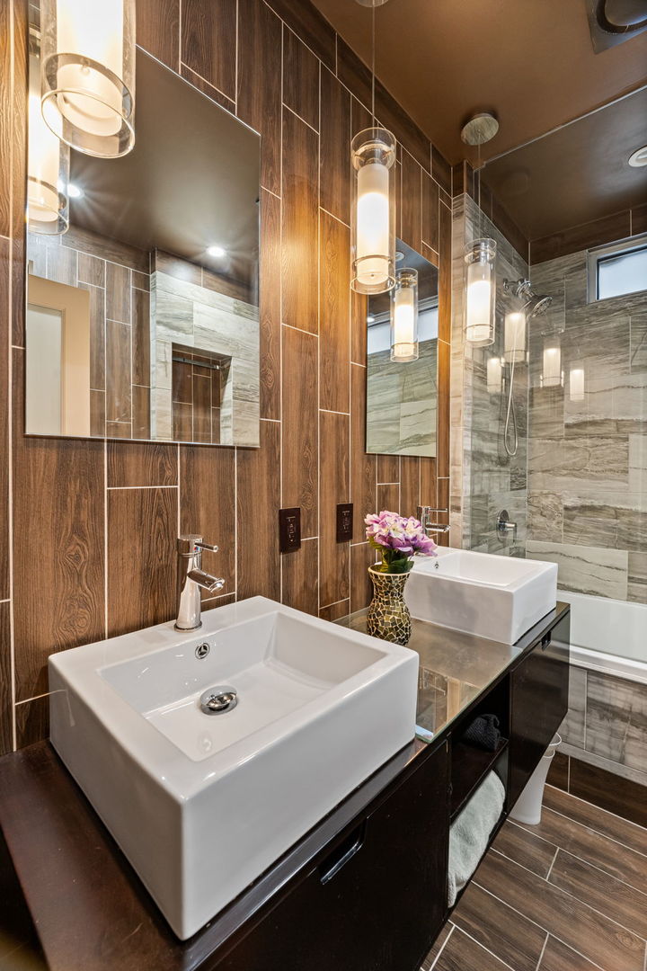 2850 W Henderson Street Unit: 2