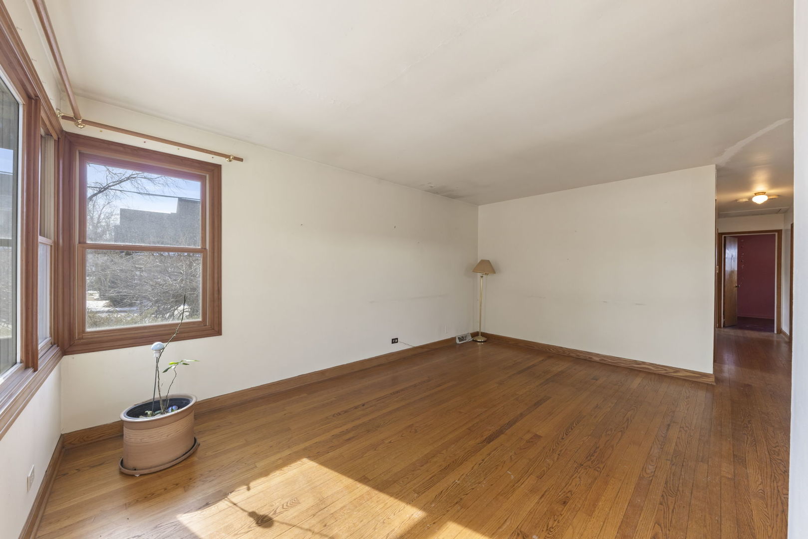 568 N West Avenue