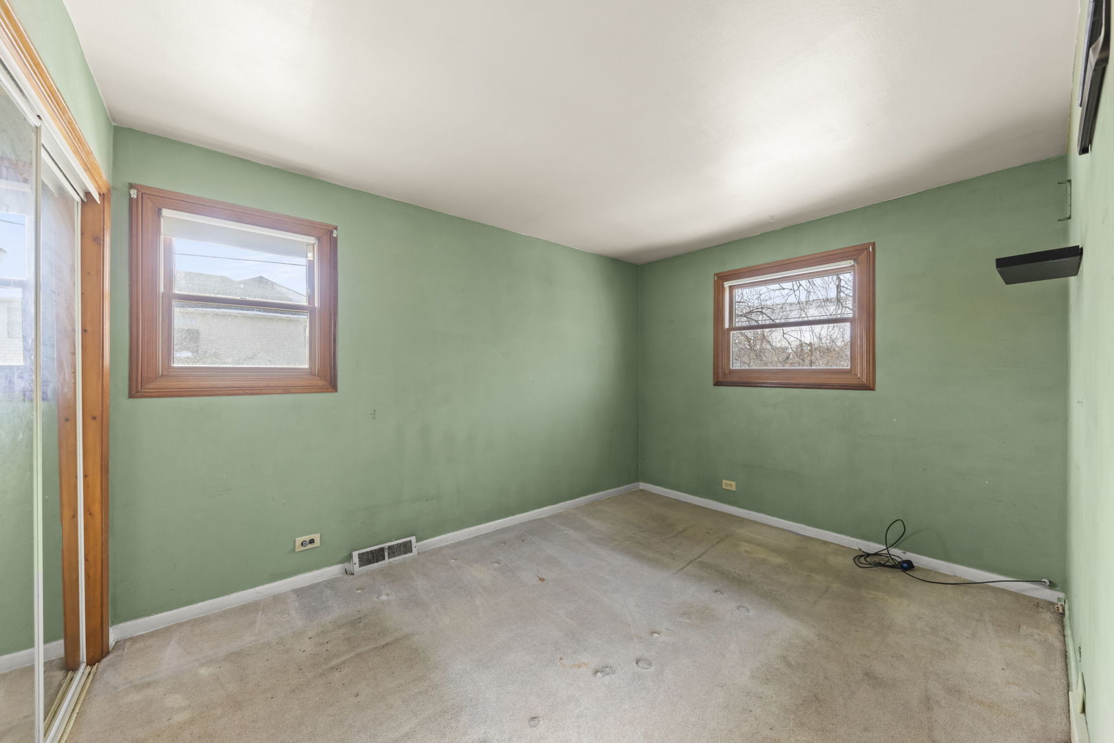 568 N West Avenue