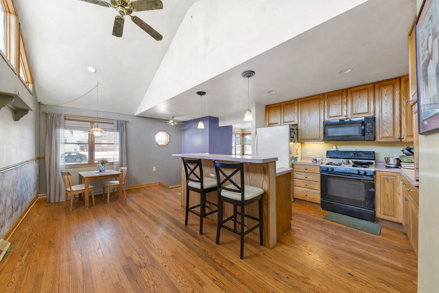 568 N West Avenue
