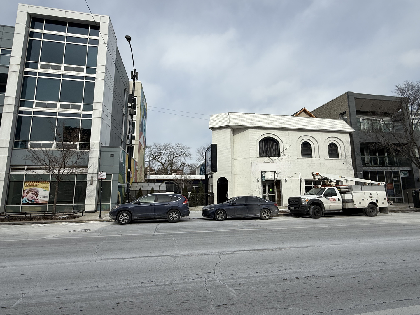 1814 W Chicago Avenue
