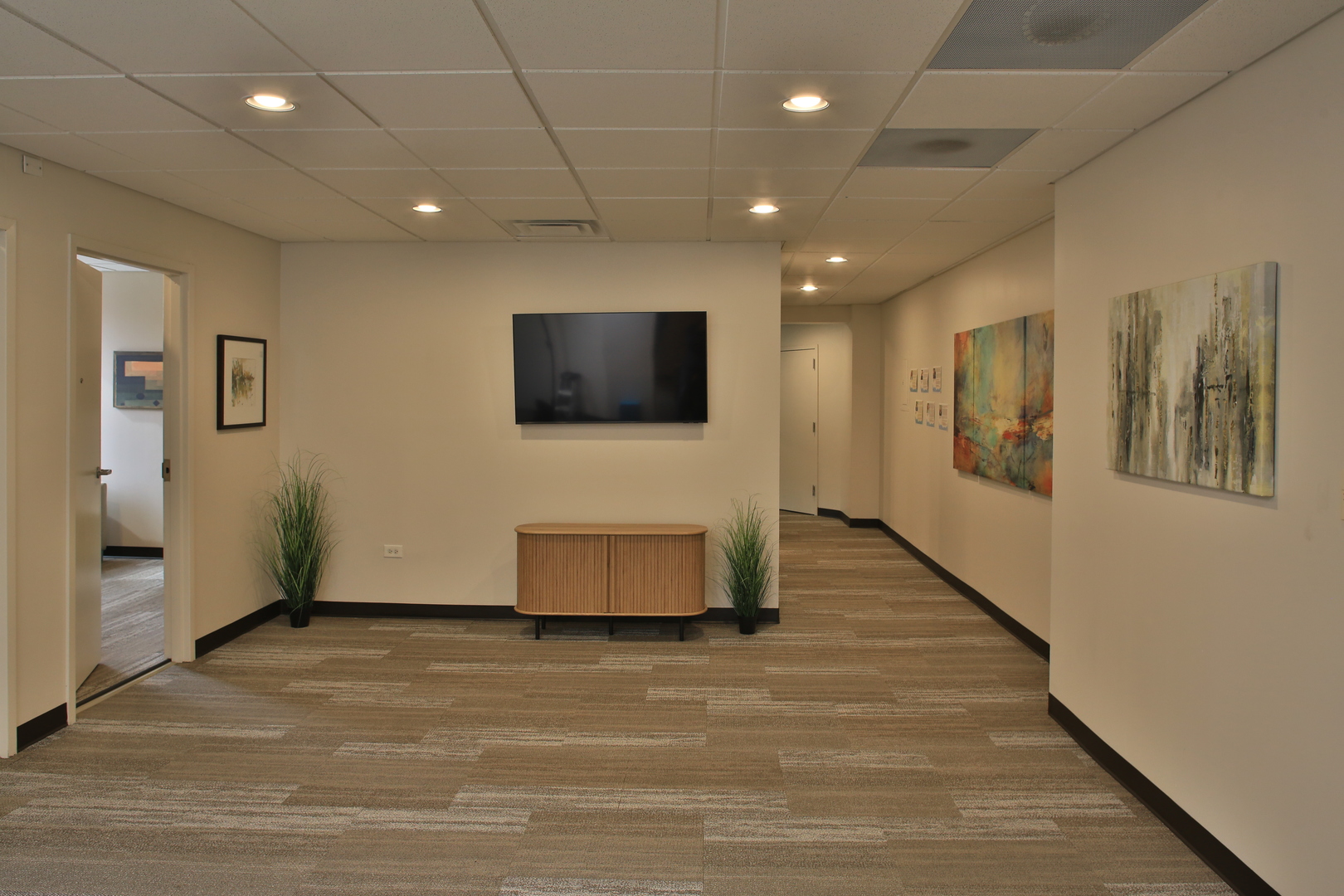 747 N LaSalle Street Unit: 700