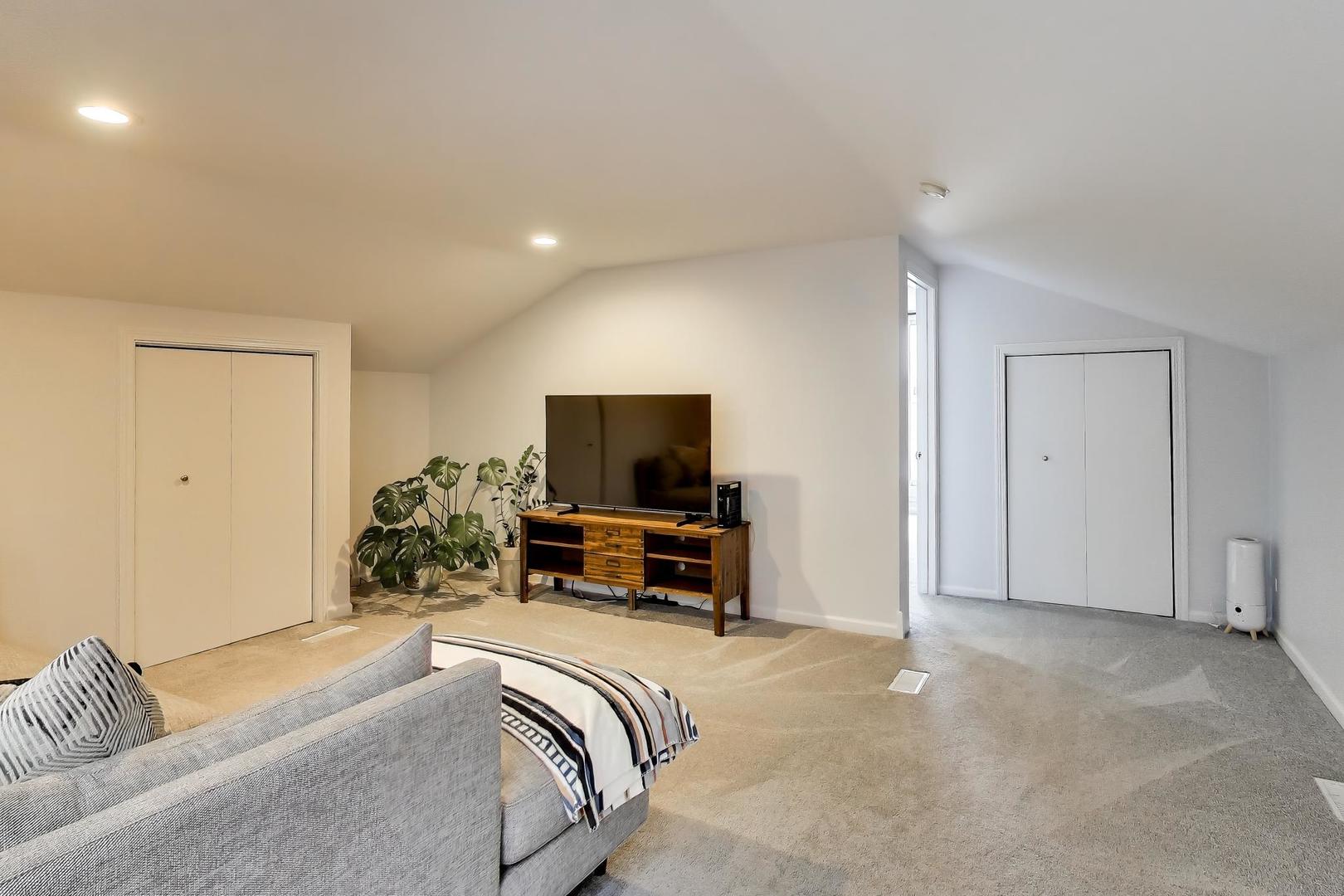 2852 N Damen Avenue Unit: 3