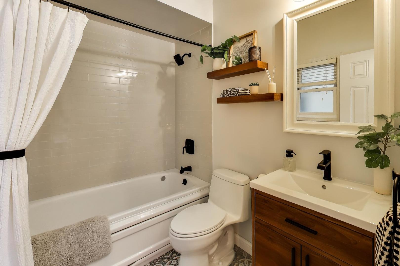 2852 N Damen Avenue Unit: 3
