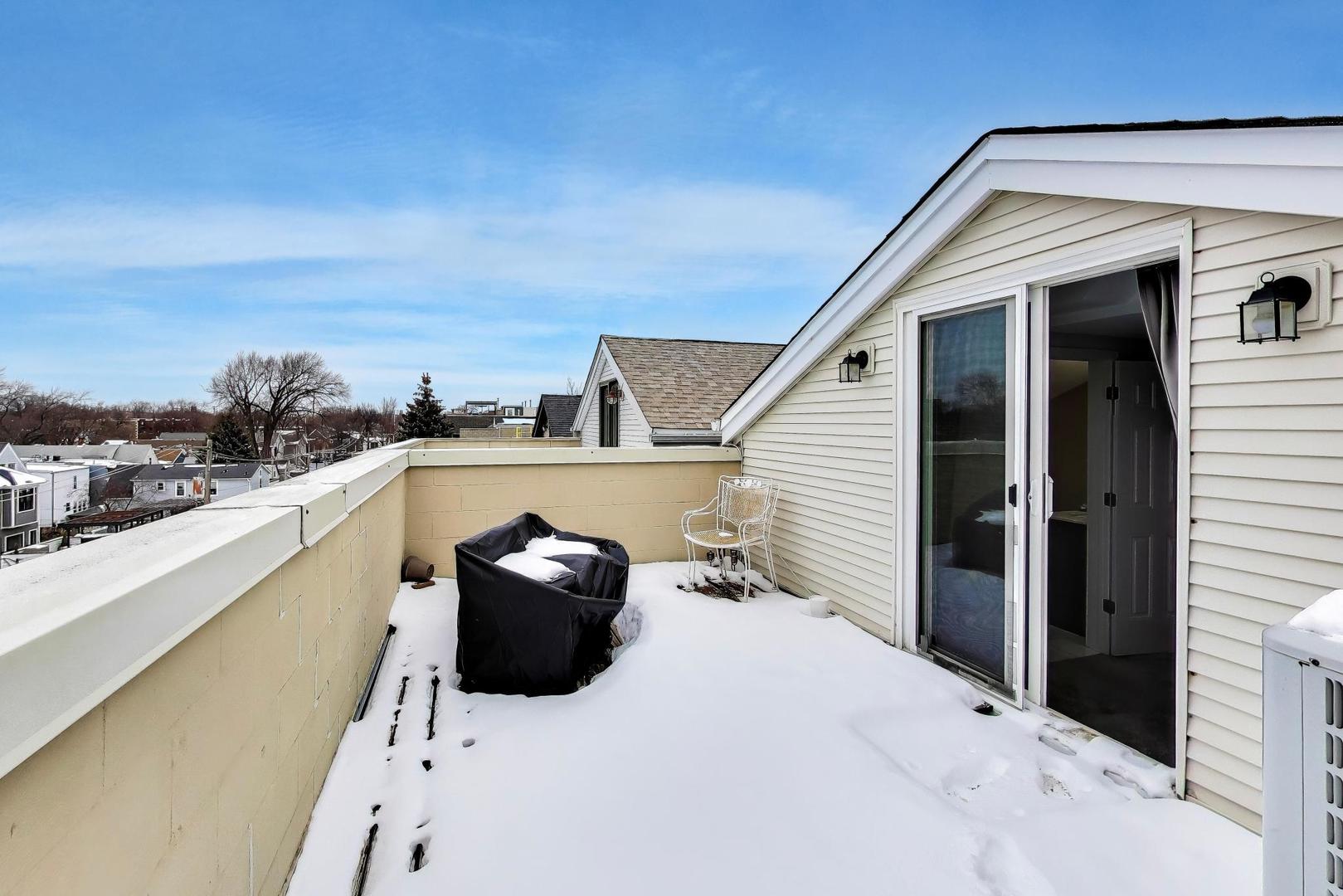 2852 N Damen Avenue Unit: 3