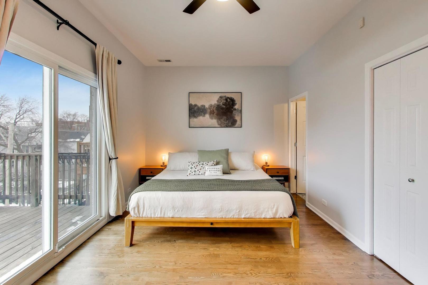 2852 N Damen Avenue Unit: 3