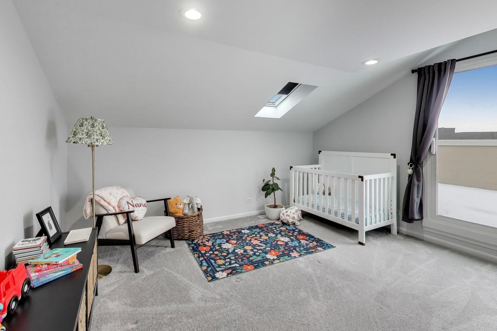 2852 N Damen Avenue Unit: 3