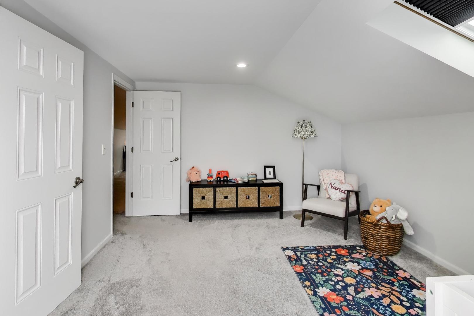 2852 N Damen Avenue Unit: 3