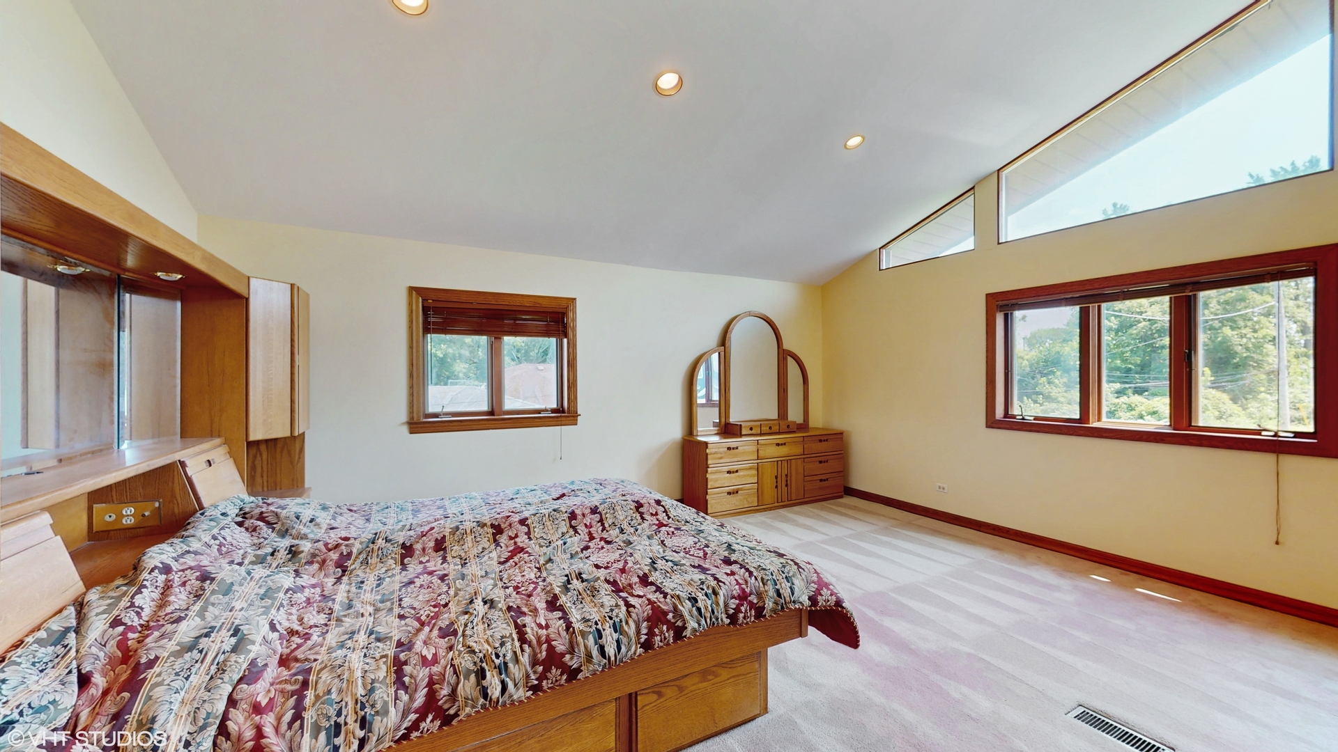 270 W Fremont Avenue