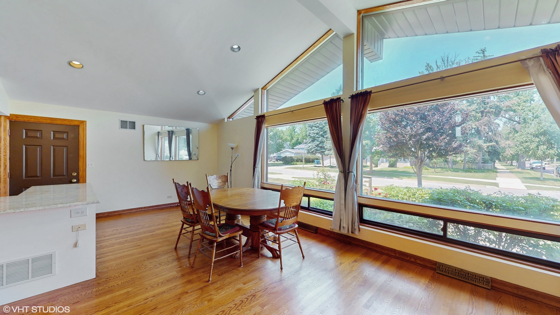 270 W Fremont Avenue
