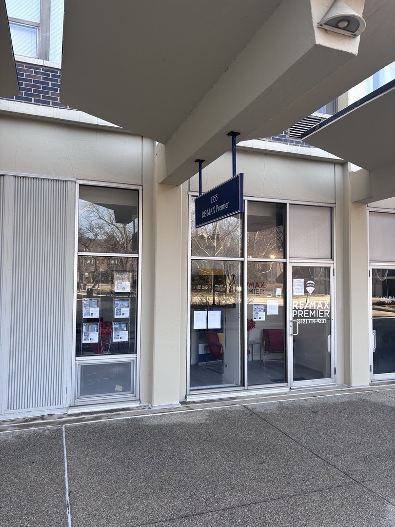 1355 N Sandburg Terrace Unit: 102D