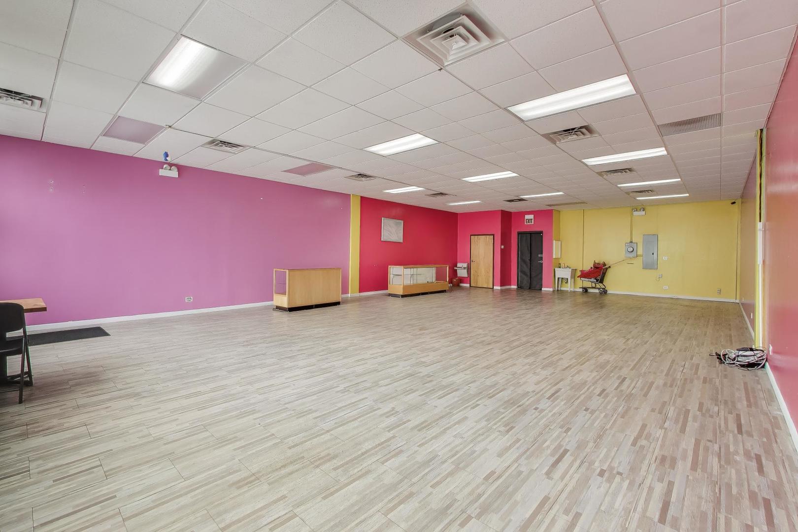 4916 N Pulaski Road