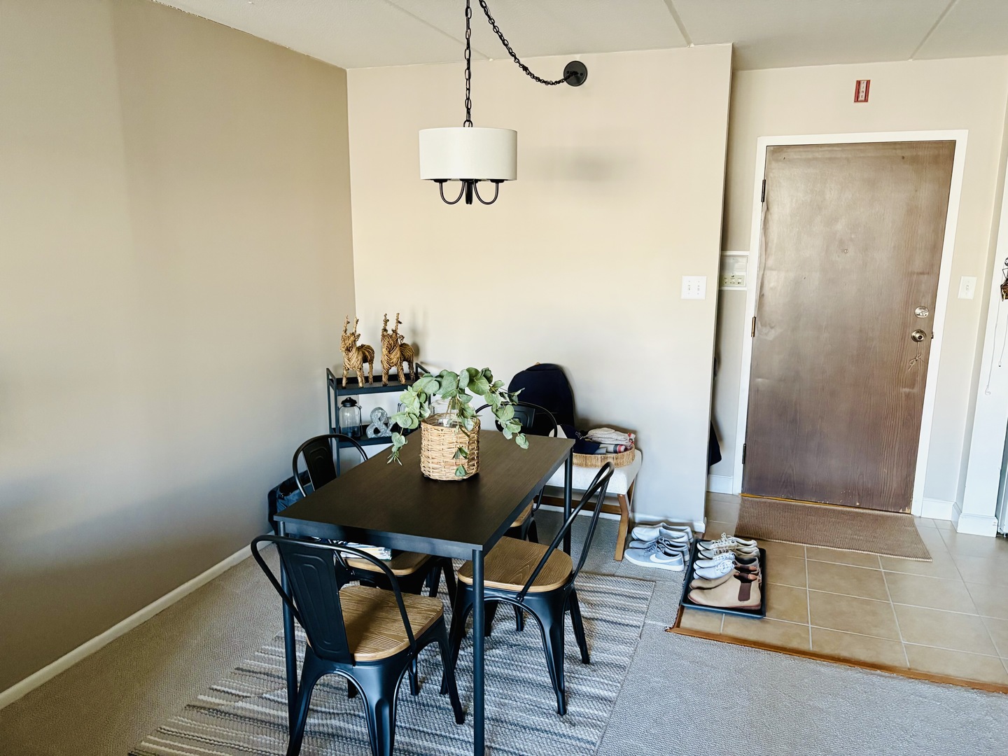 5125 Blodgett Avenue Unit: 213