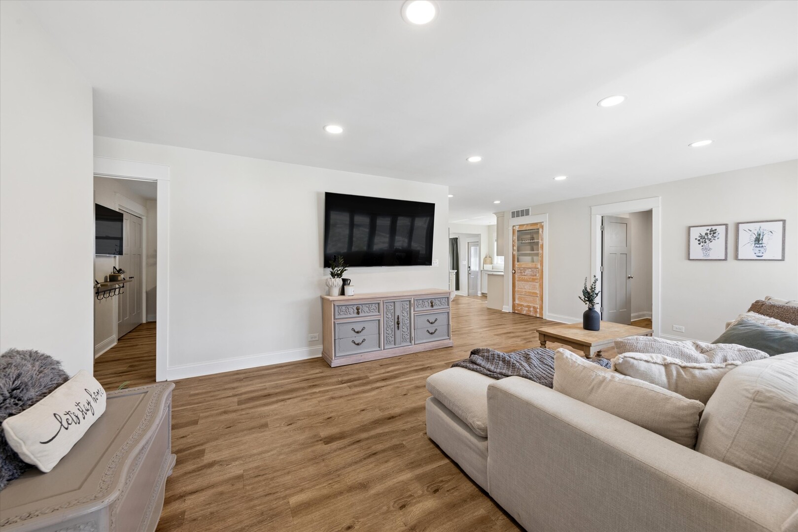 1335 S Villa Avenue
