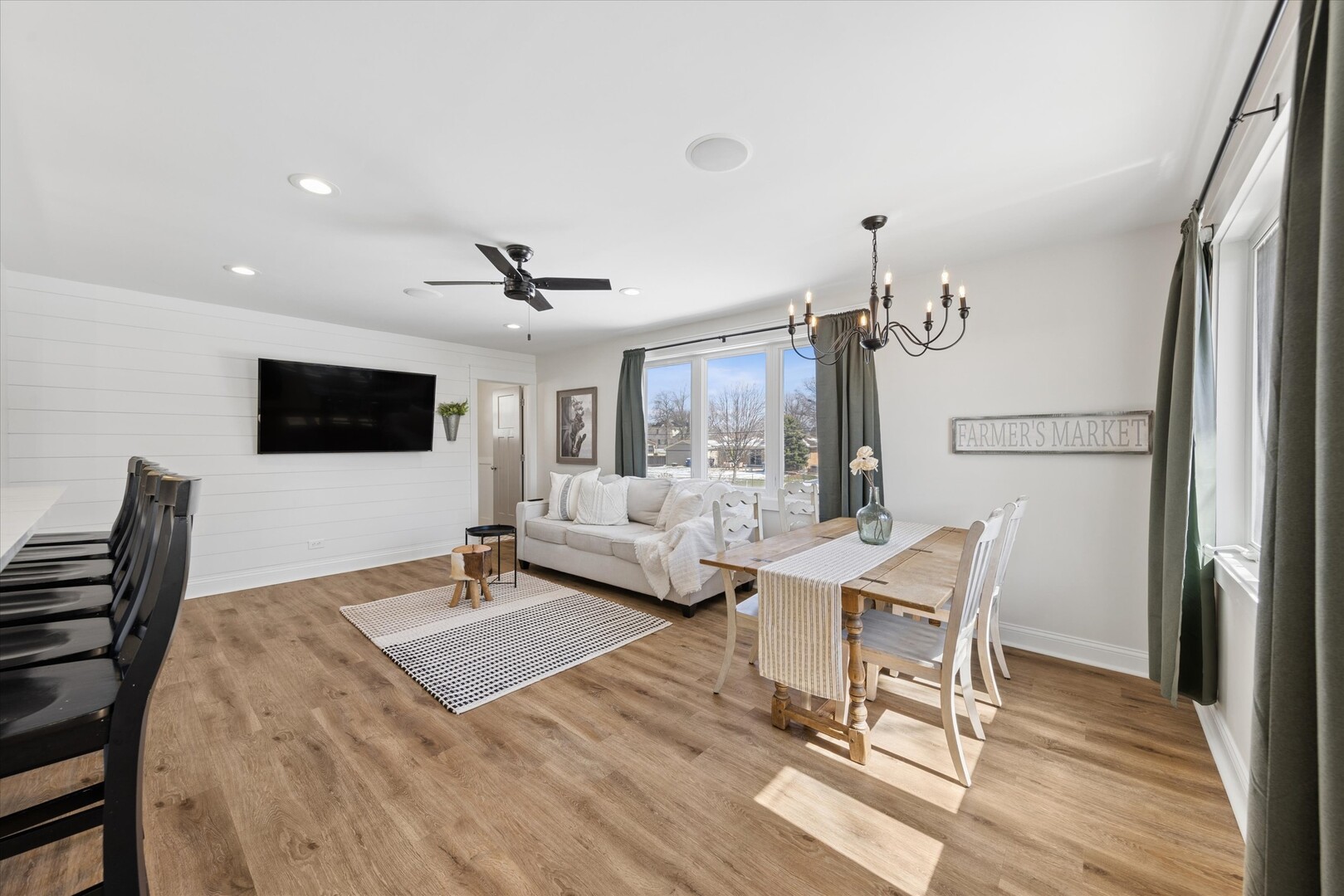 1335 S Villa Avenue