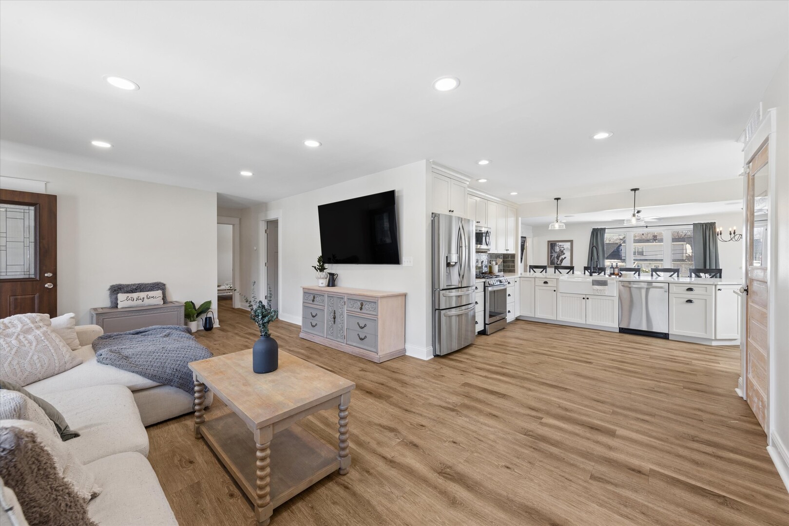 1335 S Villa Avenue