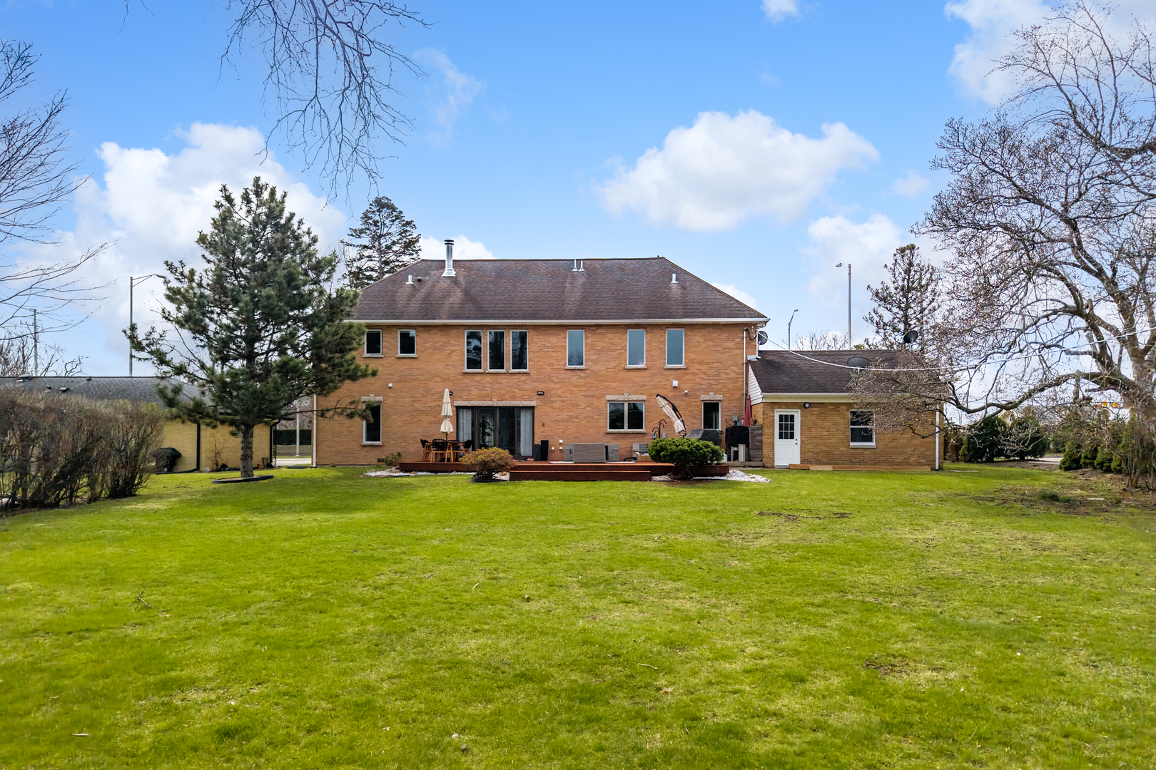 332 E Central Road