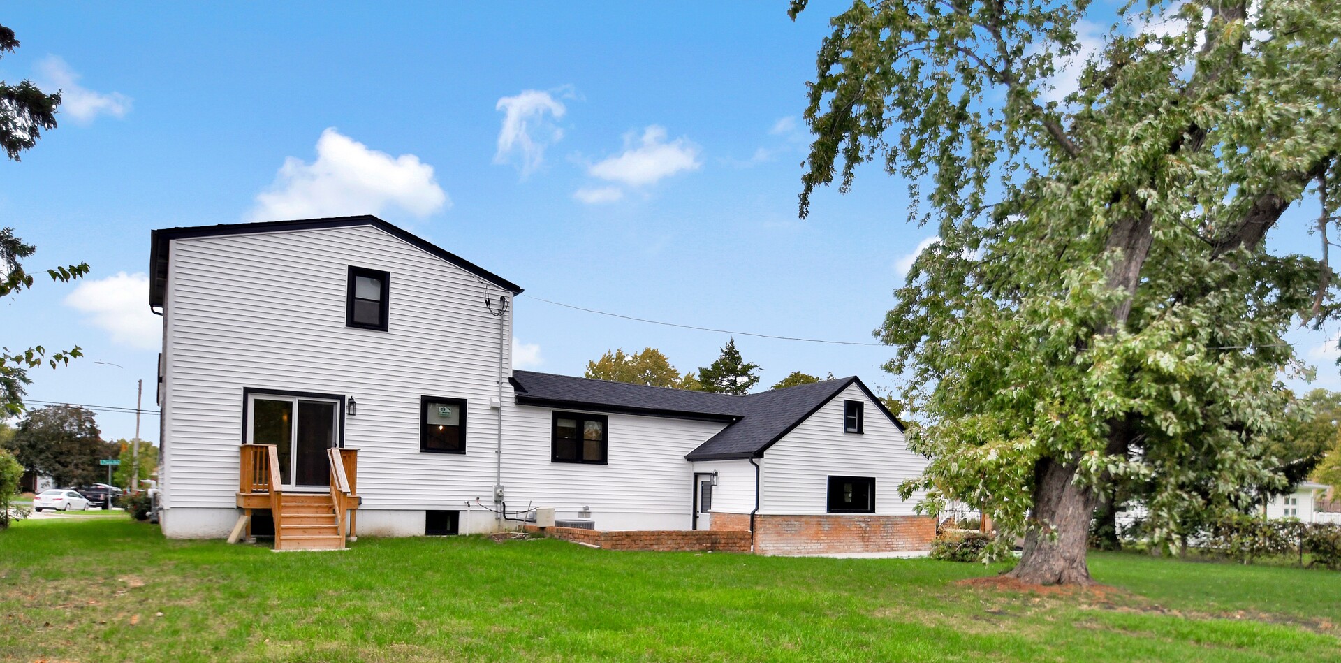 635 E Prairie Avenue