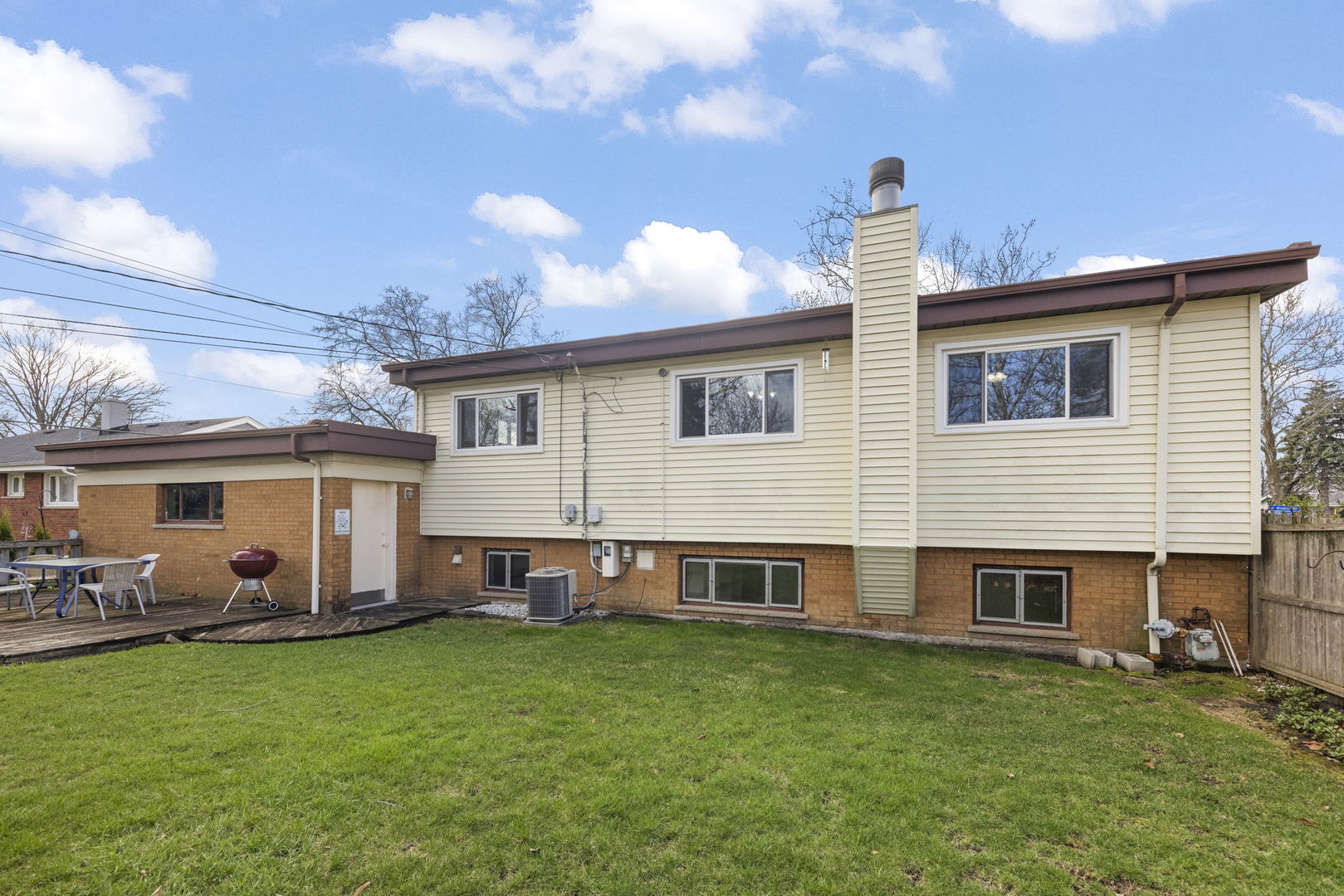 2345 Boeger Avenue