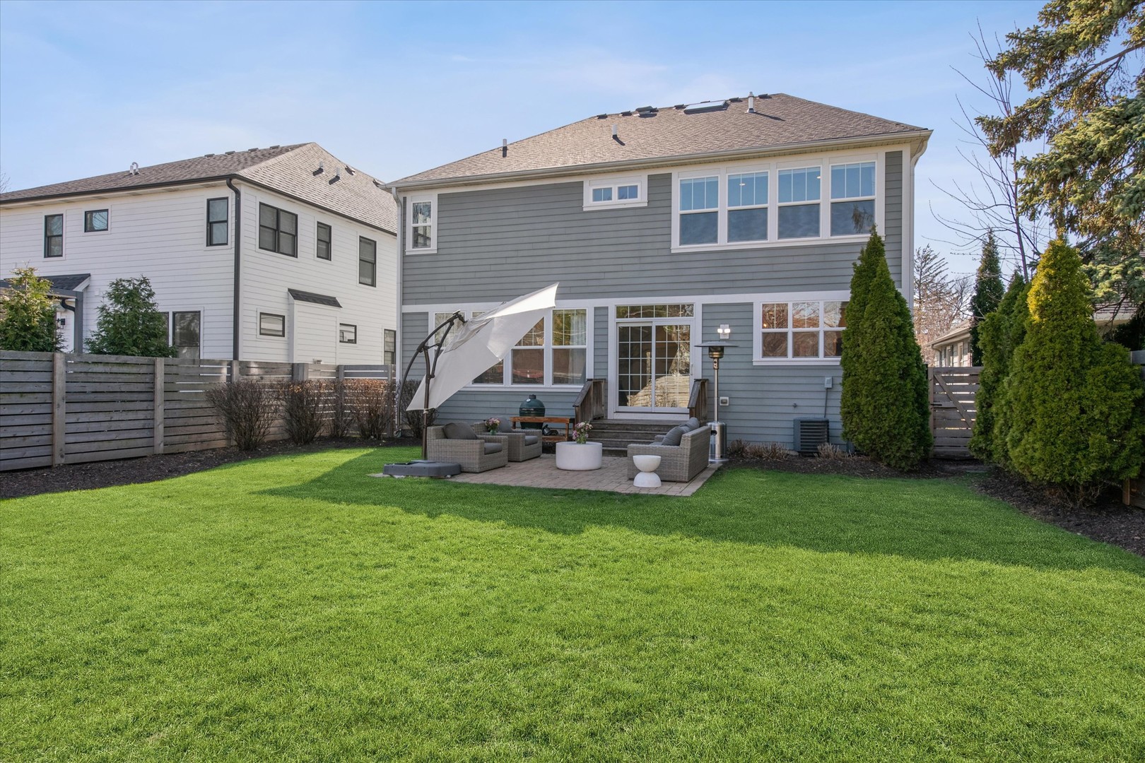 383 N Larch Avenue