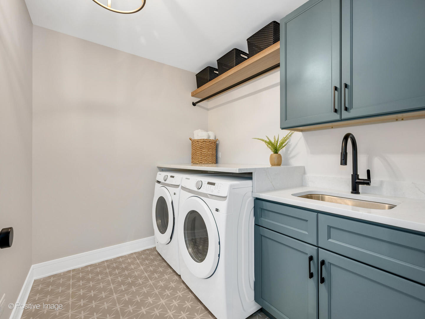 104 N Evergreen Avenue