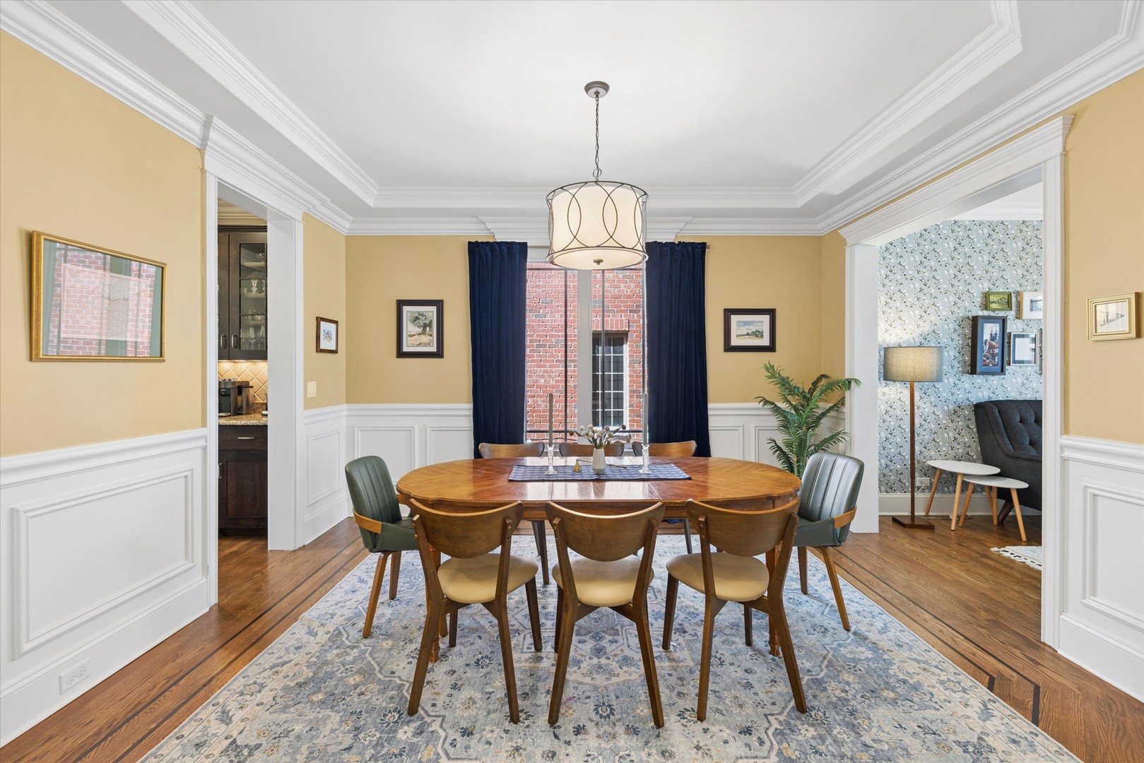 700 S Swain Avenue