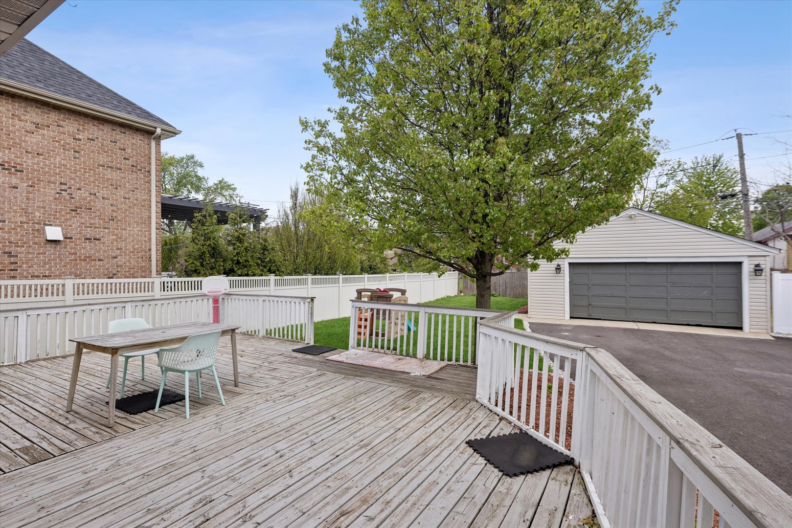 291 N Maple Avenue