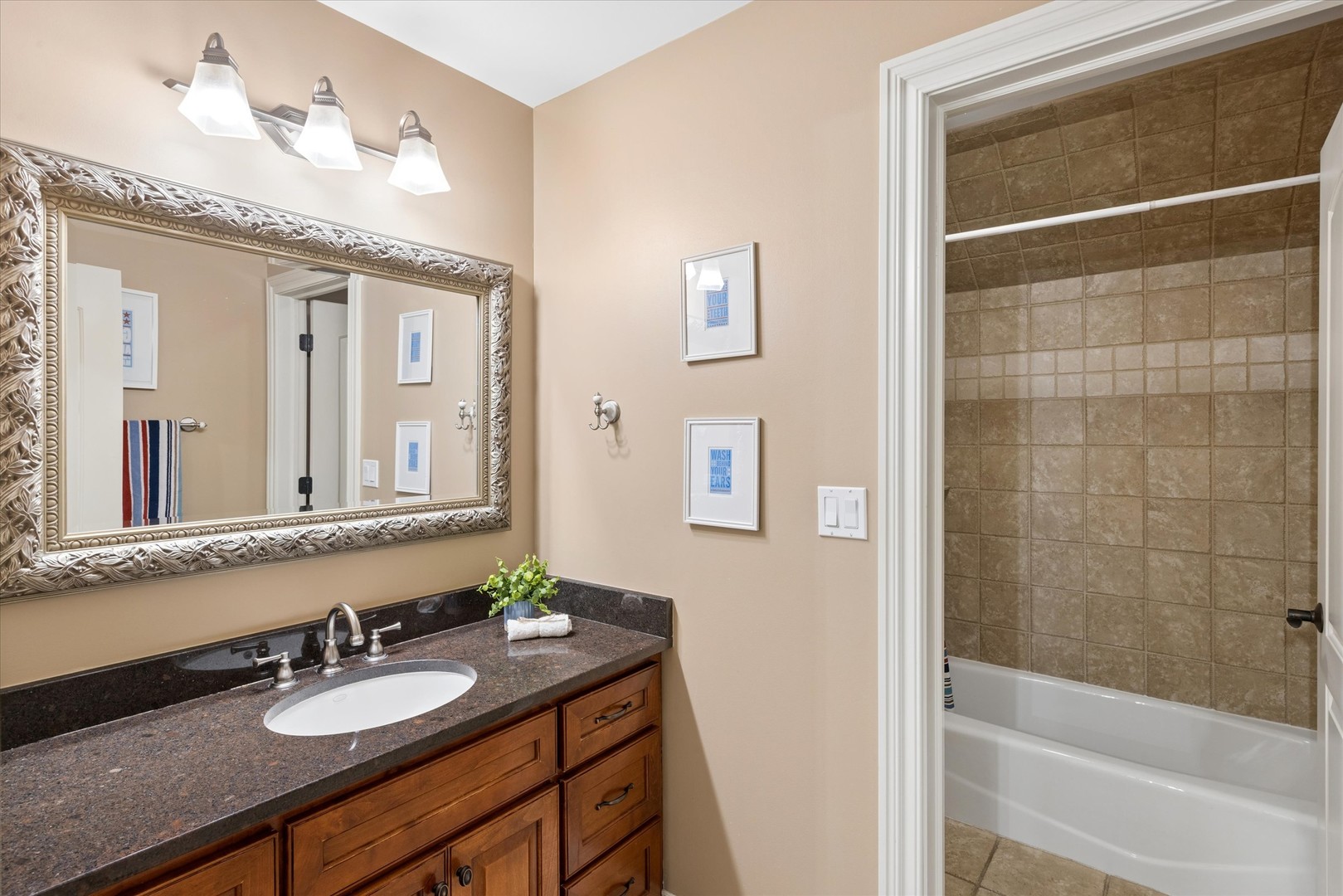817 S Fairfield Avenue