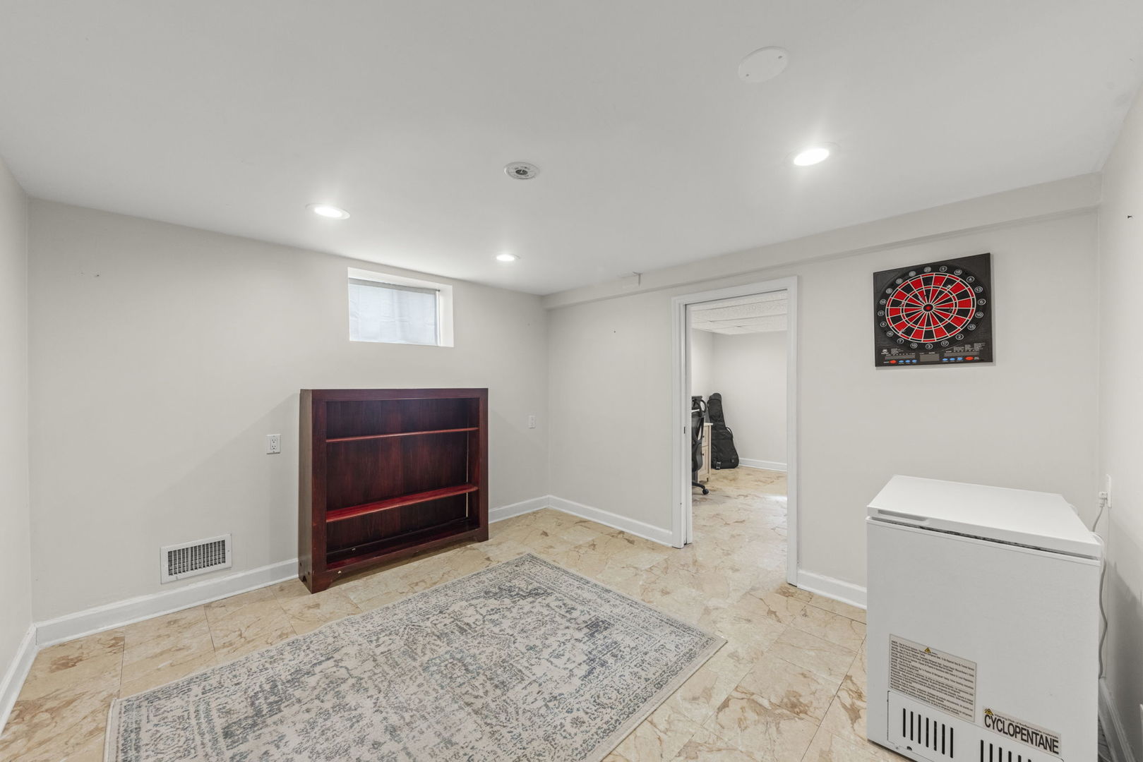 597 N West Avenue