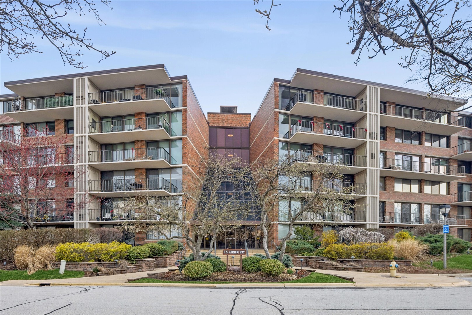 2 S ATRIUM Way Unit: 603