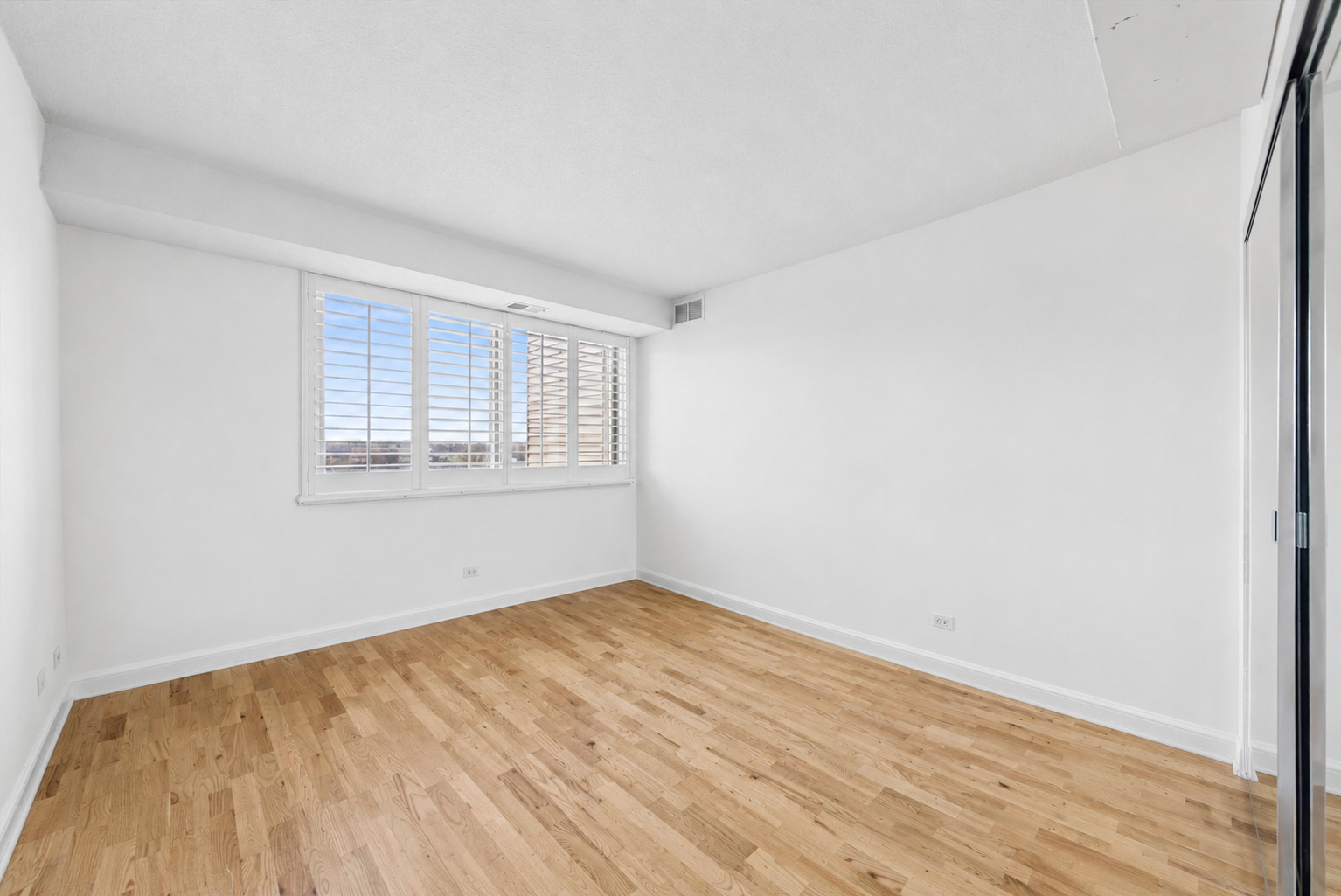 2 S ATRIUM Way Unit: 603