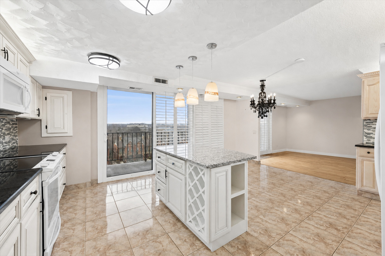 2 S ATRIUM Way Unit: 603
