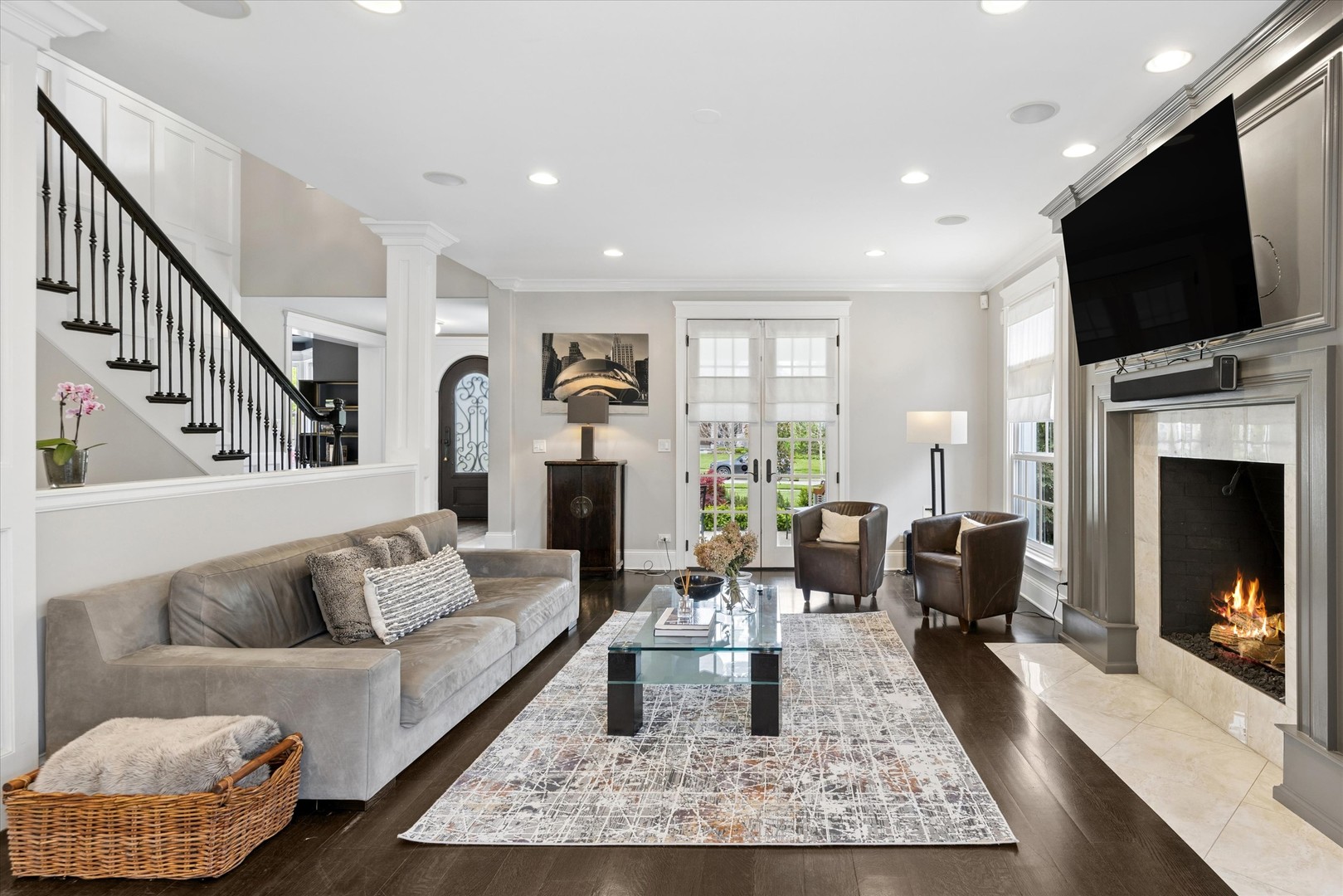 245 W Winthrop Avenue